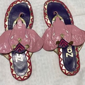 Zalo  pink elephant Sandler.  8  pink and red